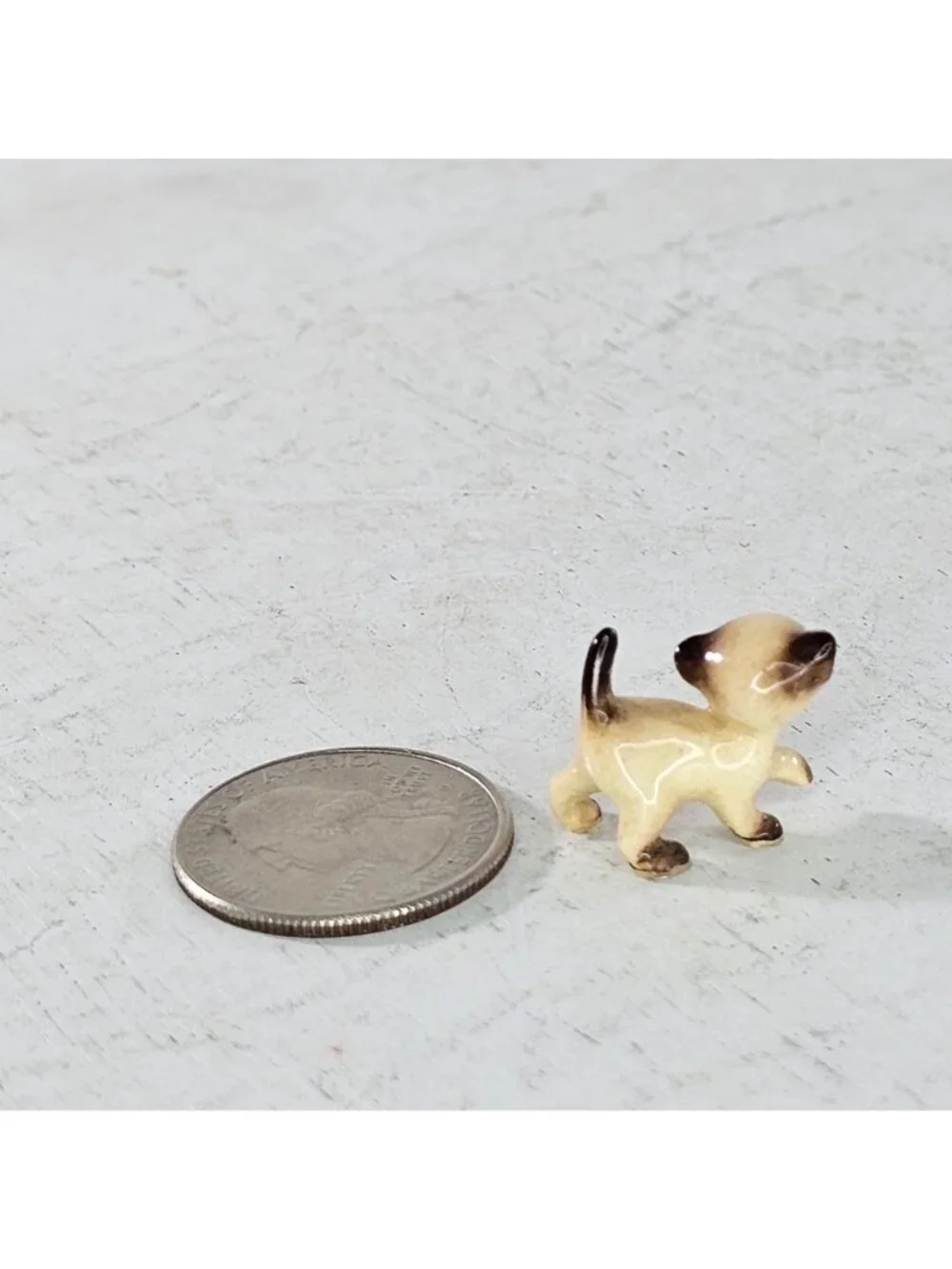 Hagen Renaker Siamese Mini Walking Cat Kitten Miniature Figurine Paw Up